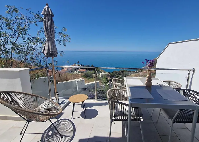 Terrazas De Ladera V12 * Nerja